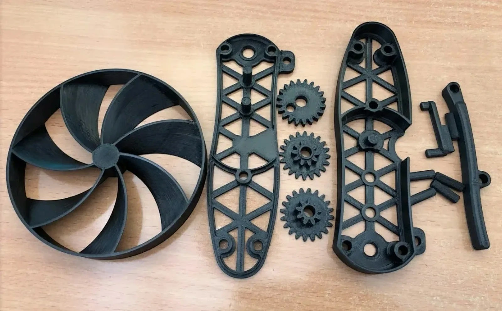 Composants mécaniques imprimés en 3D avec le filament PETG eSUN
