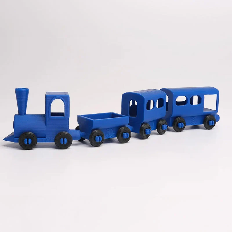 Train miniature bleu imprimé en 3D avec le filament eSUN PLA Basic
